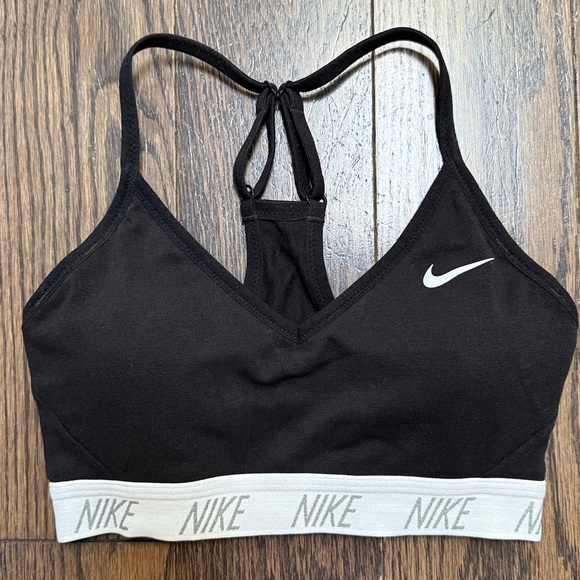 Nike Black and White Sports Bra - Picture 1 of 3